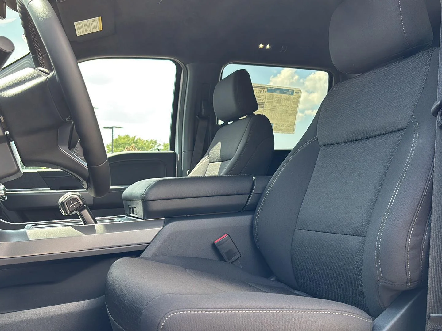 New 2026 Oxford White Ford XLT image 12