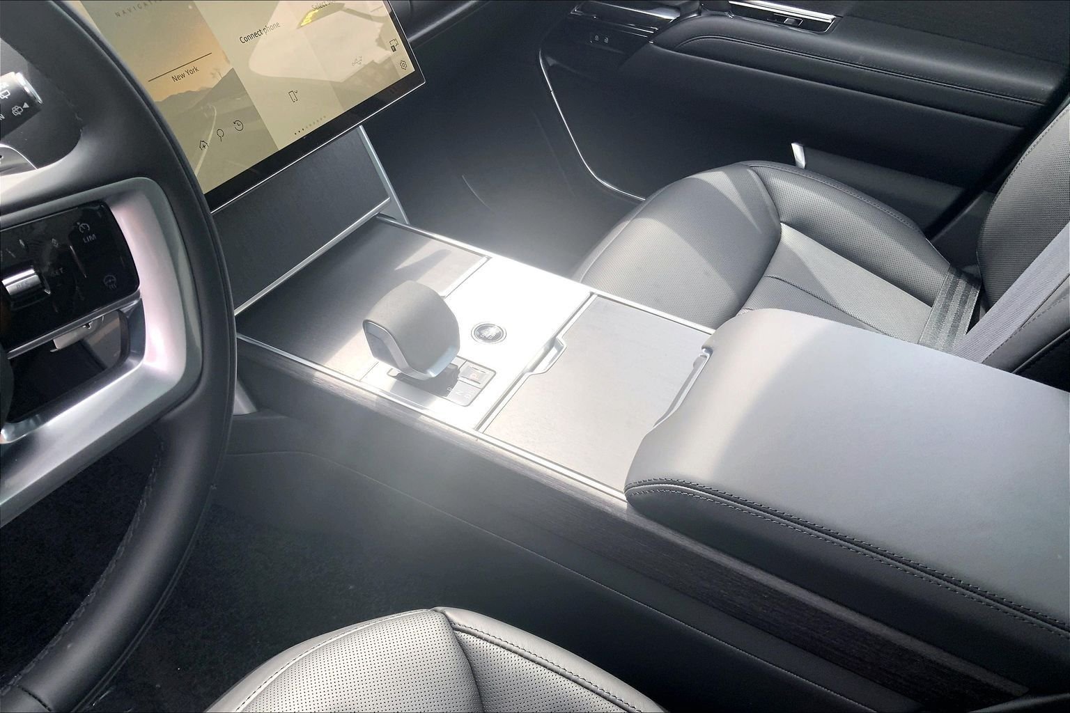 New 2026 Fuji White Land Rover SE 7 Seats image 7