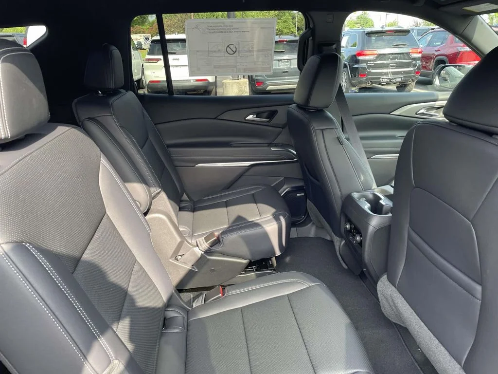 New 2026 Sterling Gray Metallic Chevrolet FWD LT image 10