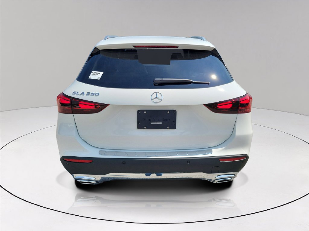 New 2026 Polar White Mercedes-Benz GLA 250 image 5