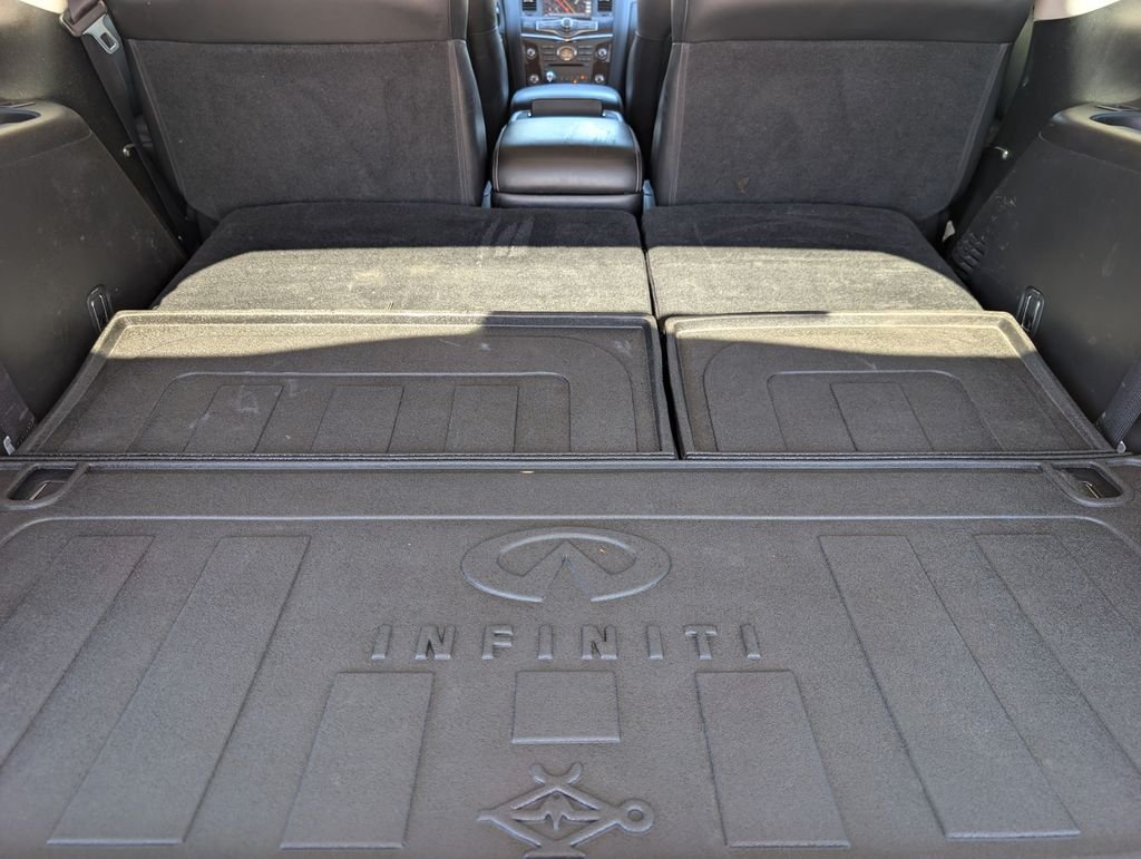 Used 2017 Silver INFINITI Base image 23