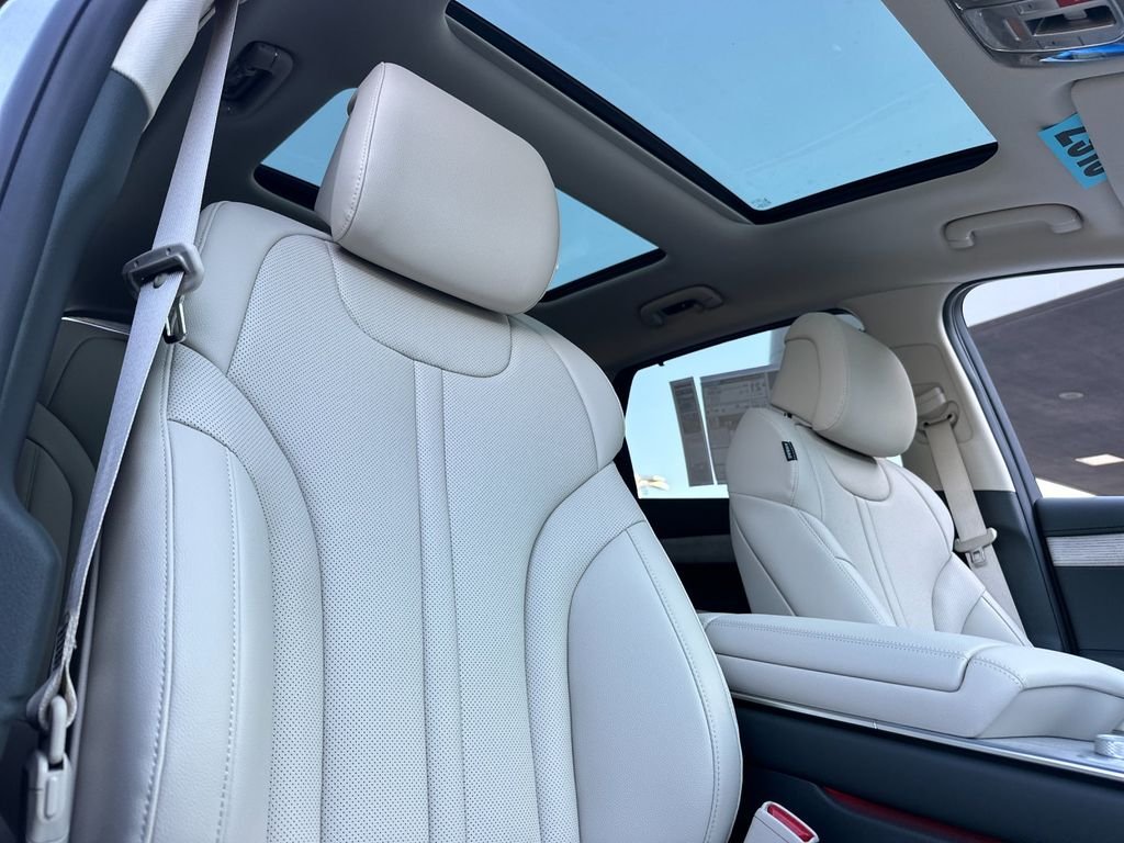 New 2026 Silver Genesis 2.5T Select image 17