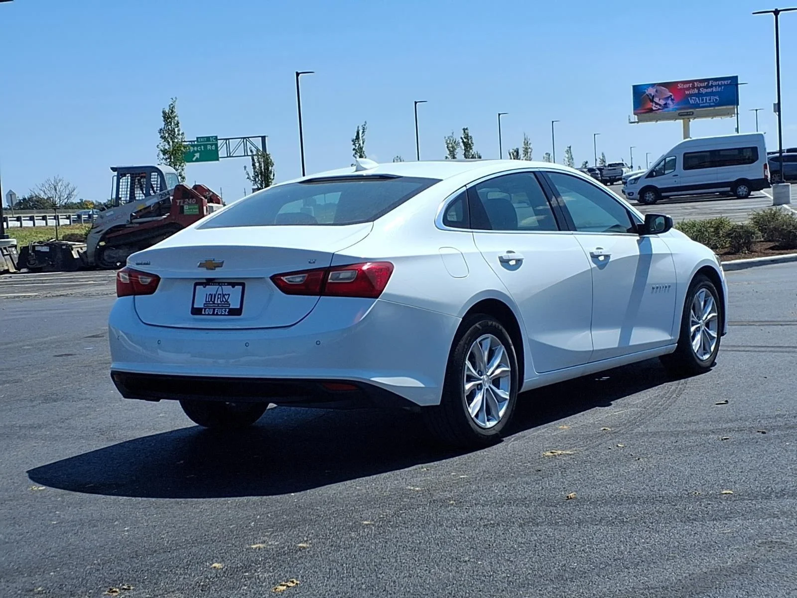 Used 2024 Summit White Chevrolet LT image 26