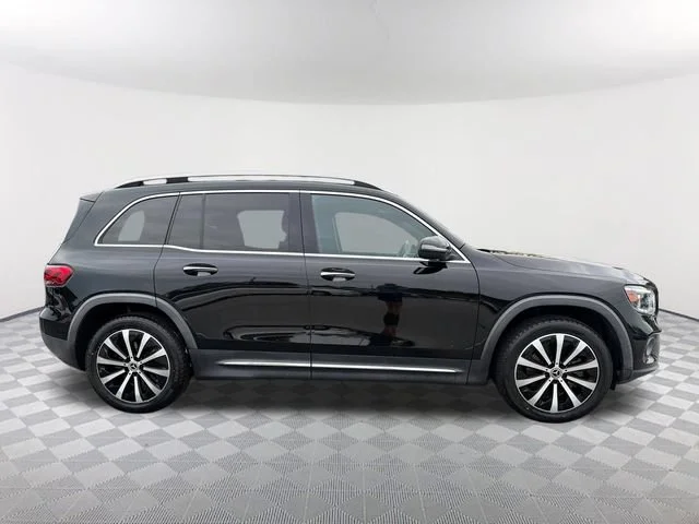 Used 2022 Black Mercedes-Benz GLB 250 image 4