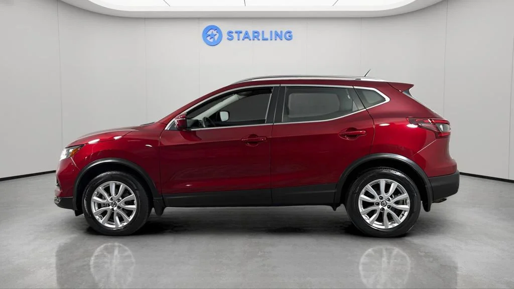 Used 2022 Red Nissan SV AWD Xtronic CVT image 3