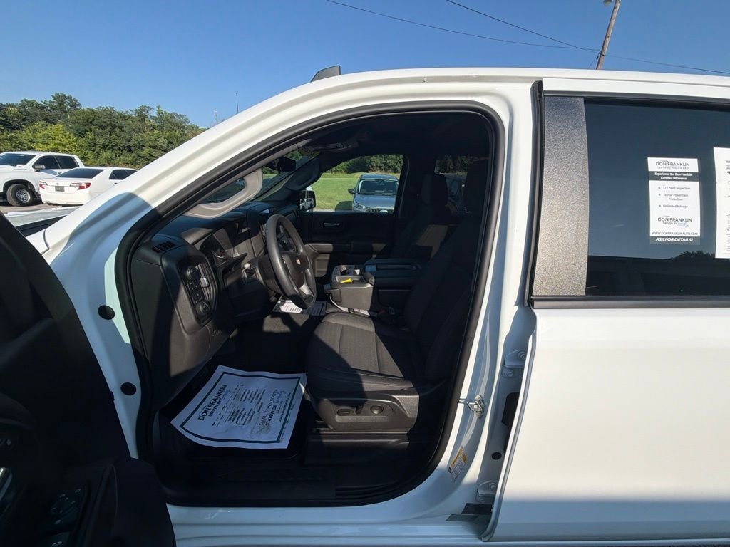 Used 2023 White Chevrolet Custom image 8