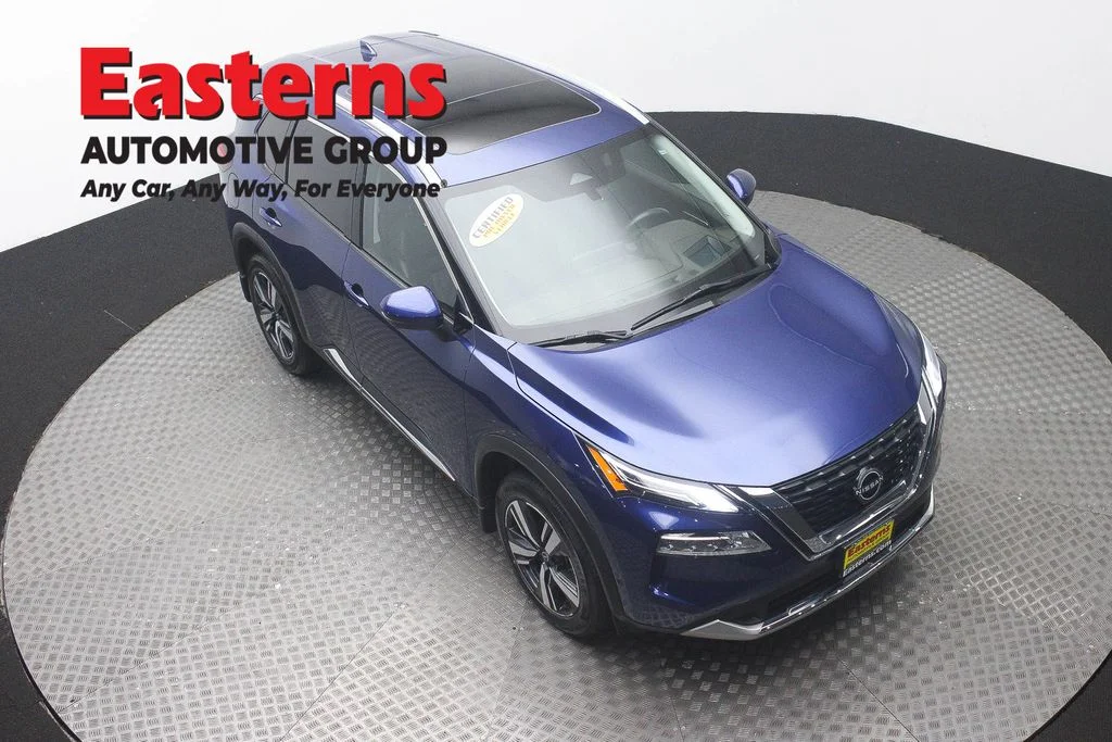 Used 2023 Blue Nissan Platinum image 3