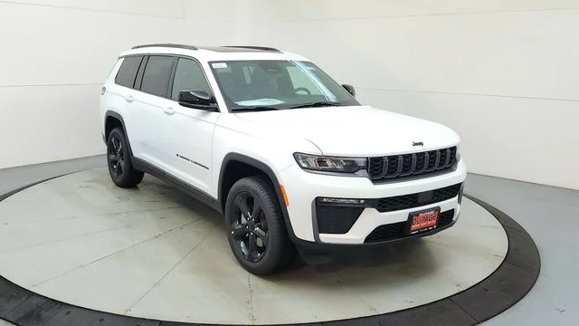 New 2026 Bright White Clear-Coat Exterior Paint Jeep Limited image 14