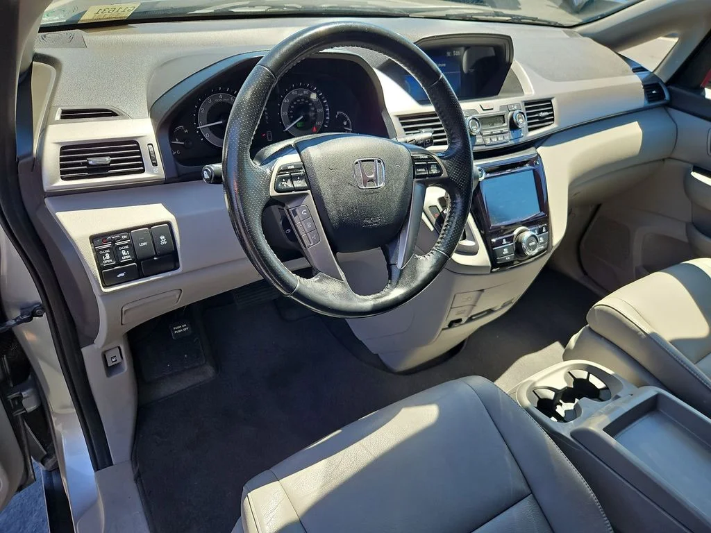 Used 2016 Lunar Silver Metallic Honda EX-L image 13