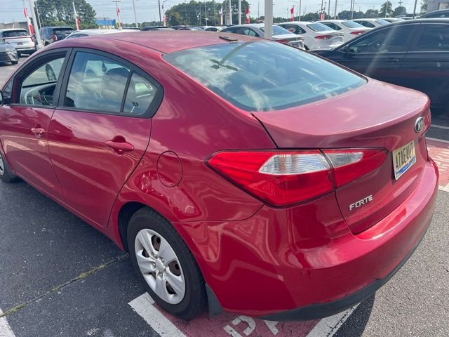 Used 2015 Red Kia LX image 4