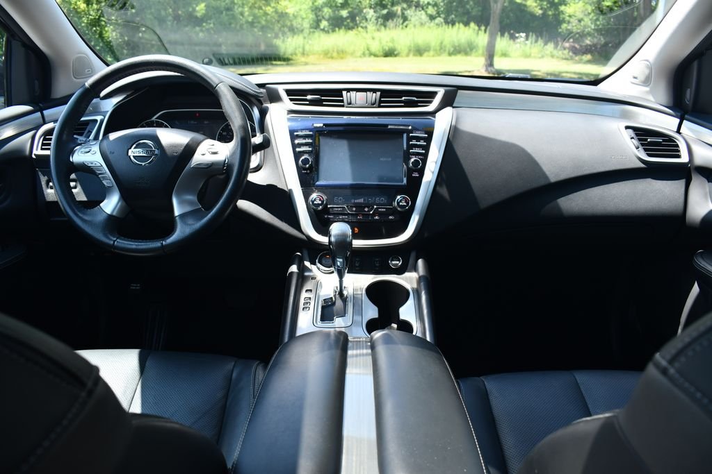 Used 2016 Magnetic Black Nissan SL image 18