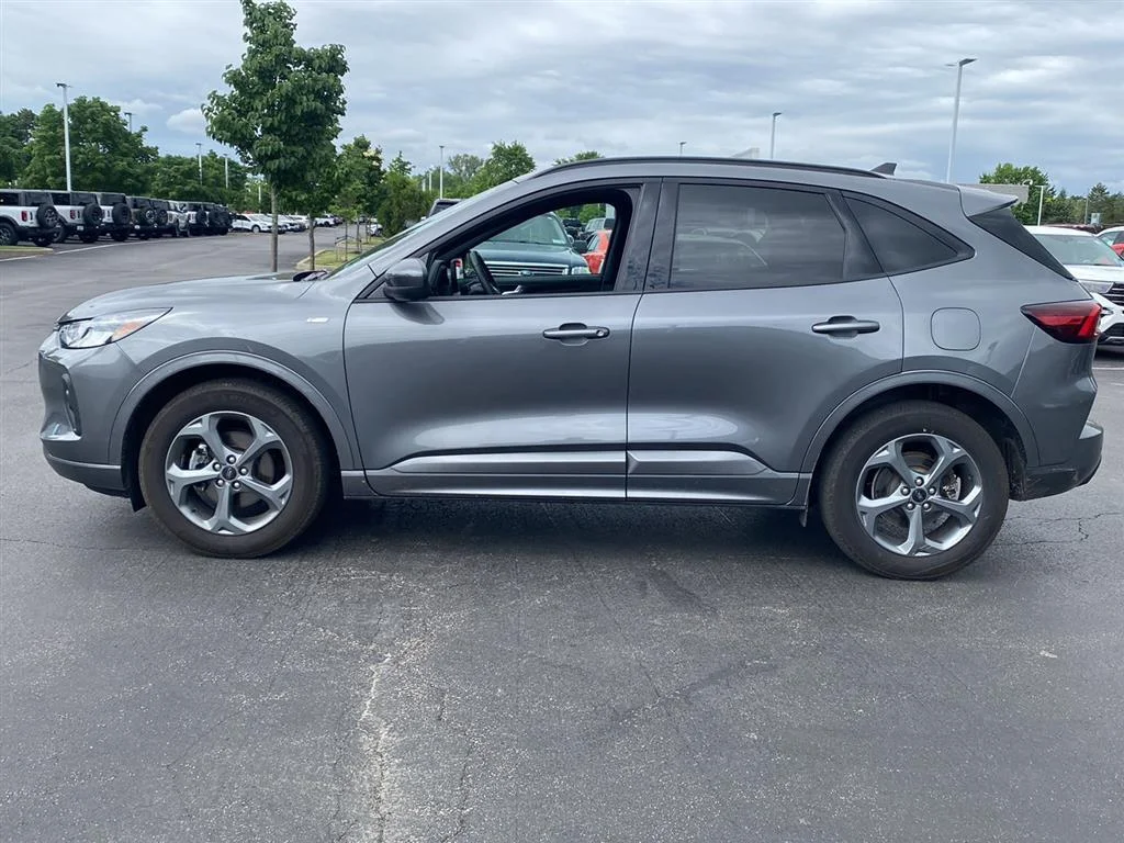 Used 2023 Carbonized Gray Ford ST-Line Select image 4