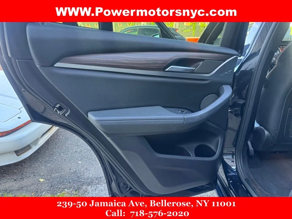 Used 2019 Black BMW xDrive30i image 22