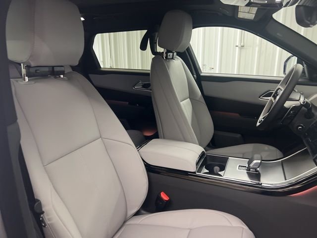 New 2026 Fuji White Land Rover Dynamic SE image 23