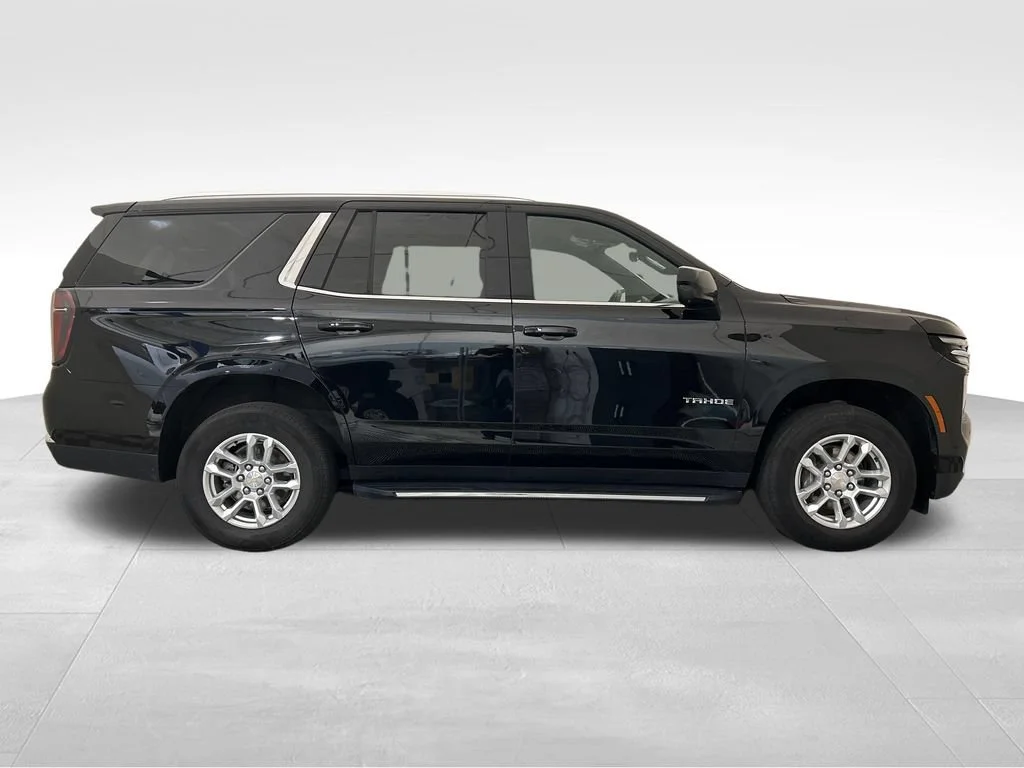 Used 2025 Black Chevrolet LT image 6