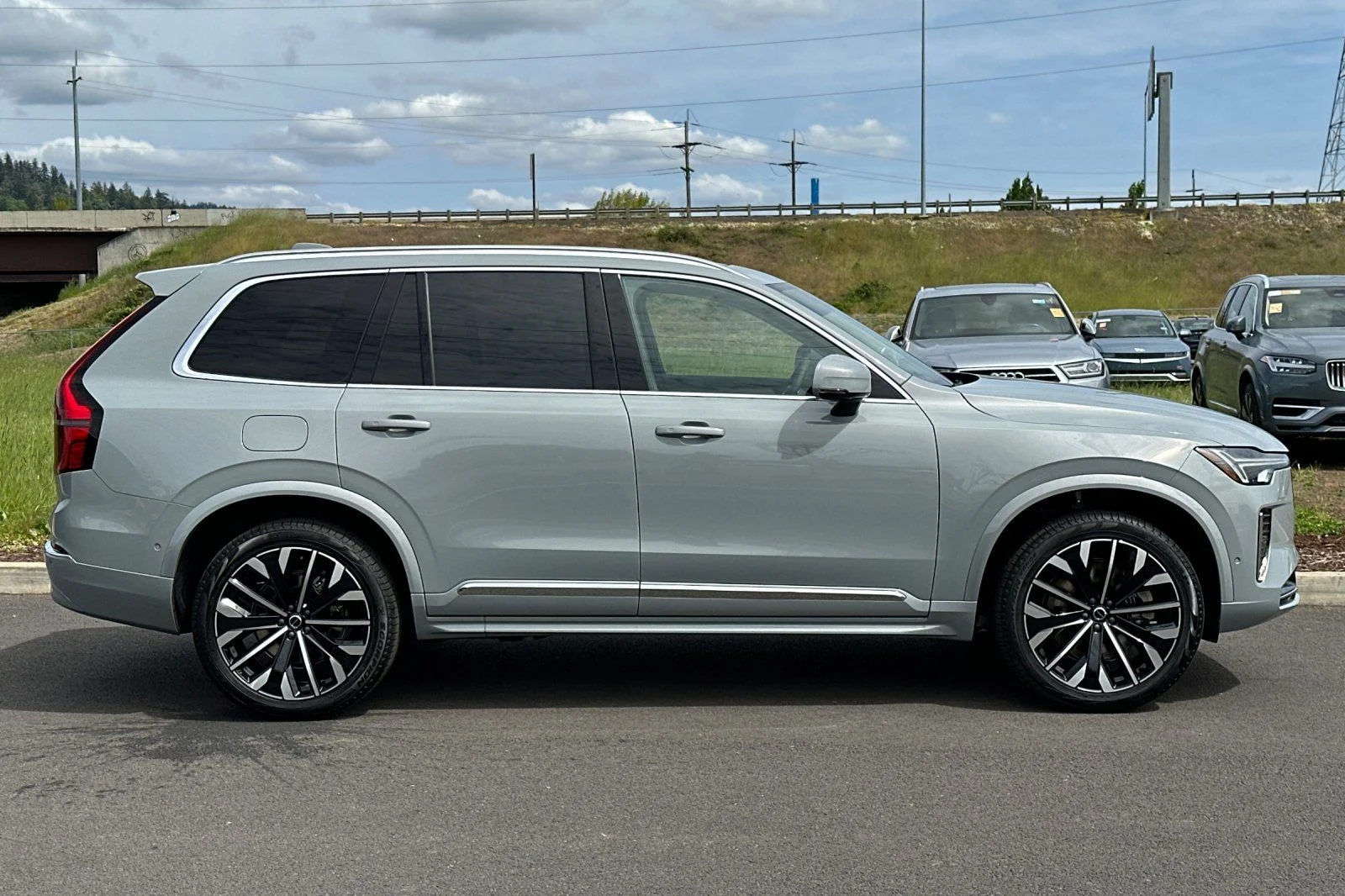 New 2026 Vapour Grey Volvo Plus image 2