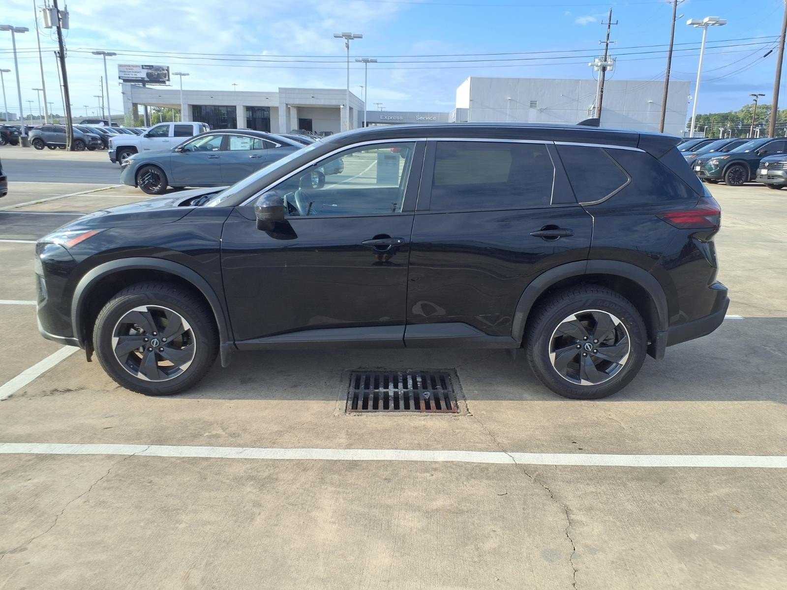 2024 Nissan Rogue photo 10 of 25