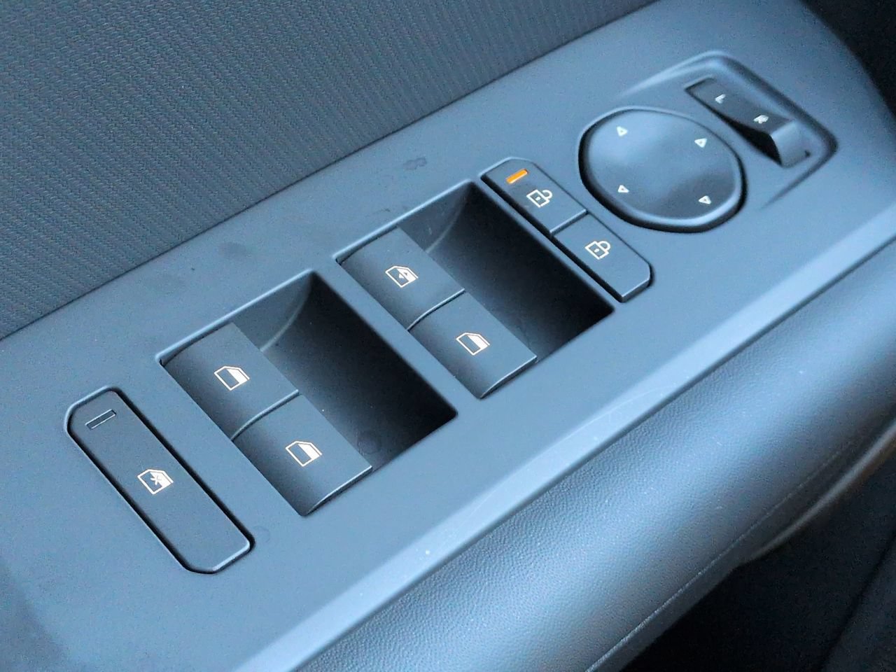 New 2027 Iceberg Green Kia X-Line S image 28