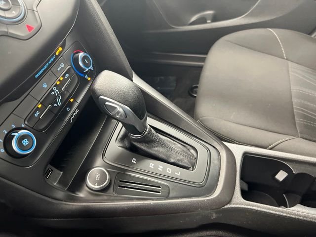 Used 2017 Black Ford SE image 18