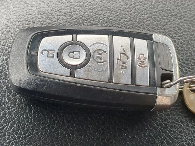 Certified Used 2020 Magnetic Metallic Ford Lariat image 30