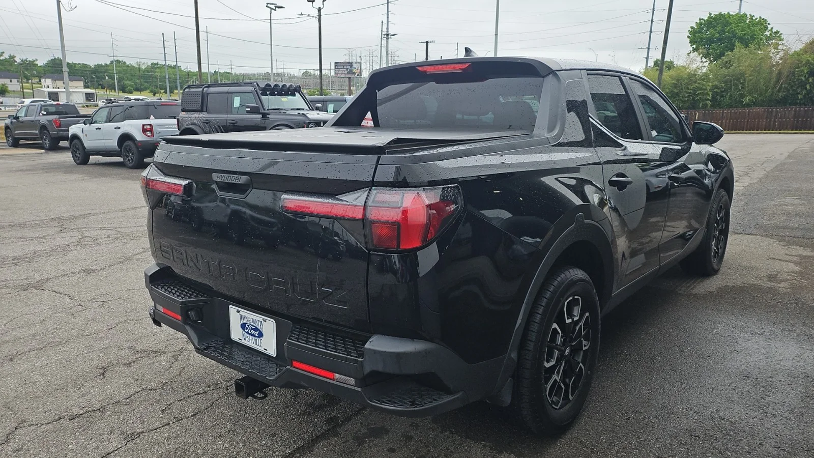 Used 2023 Black Hyundai SEL image 5