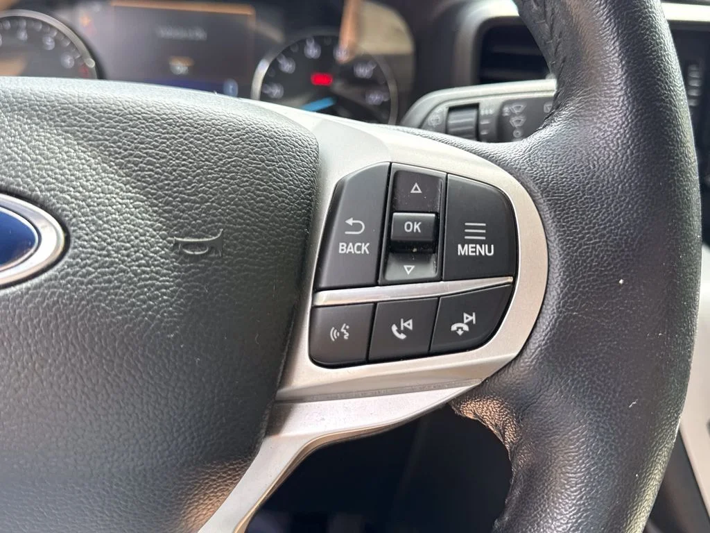 Used 2023 Agate Black Metallic Ford XLT image 24