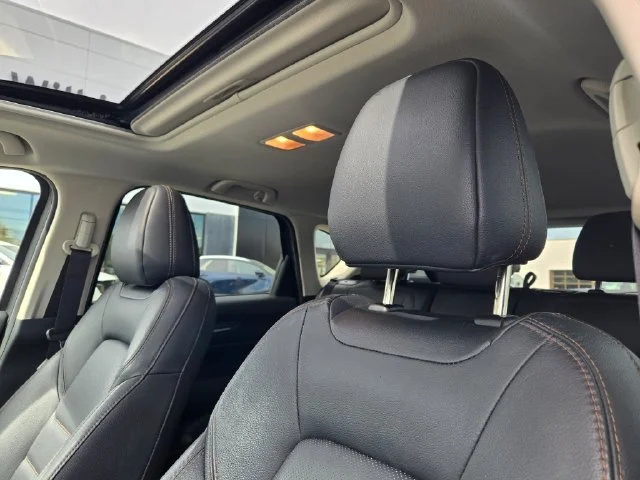 Used 2020 White Mazda Grand Touring image 23