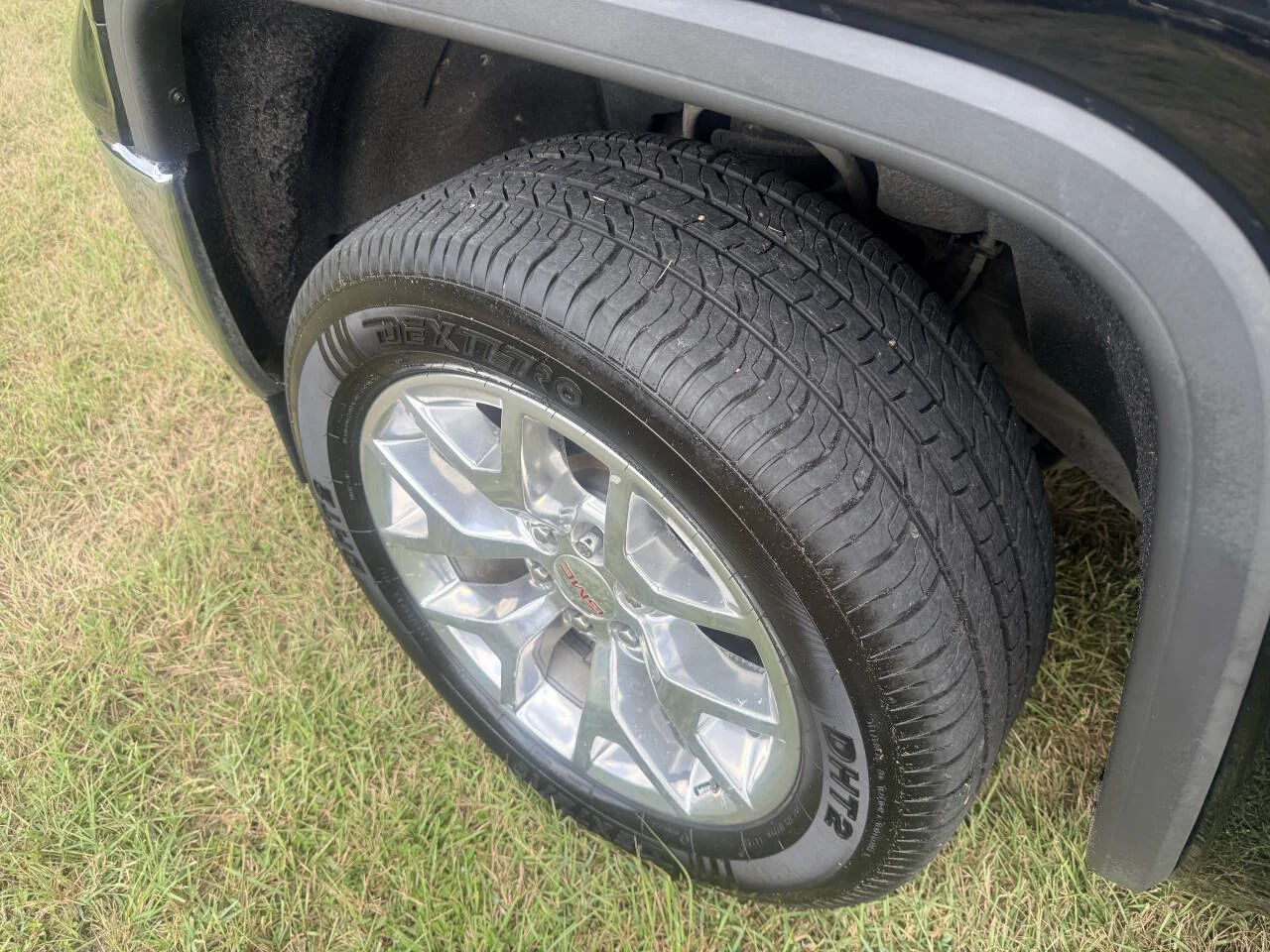 Used 2015 Black GMC SLT 4x2 4dr Crew Cab 5.8 ft. SB image 11
