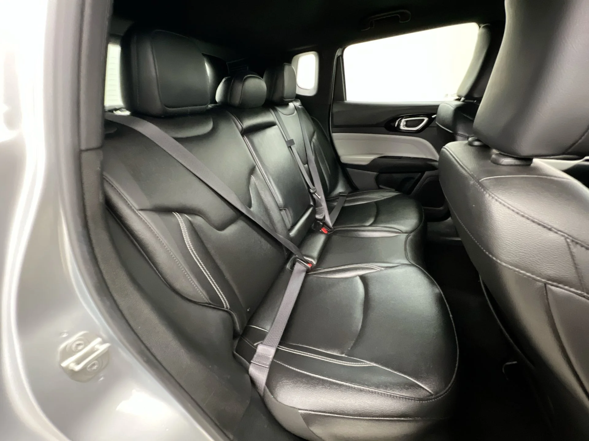 Used 2025 Silver Jeep Limited image 17