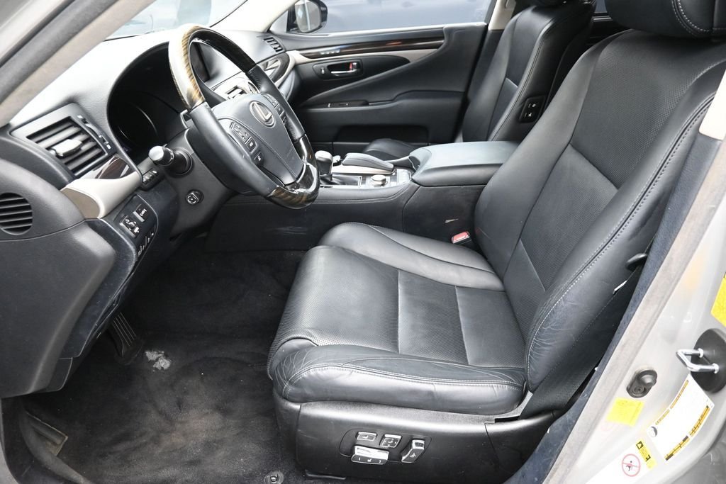 Used 2013 Silver Lexus 460 L image 21