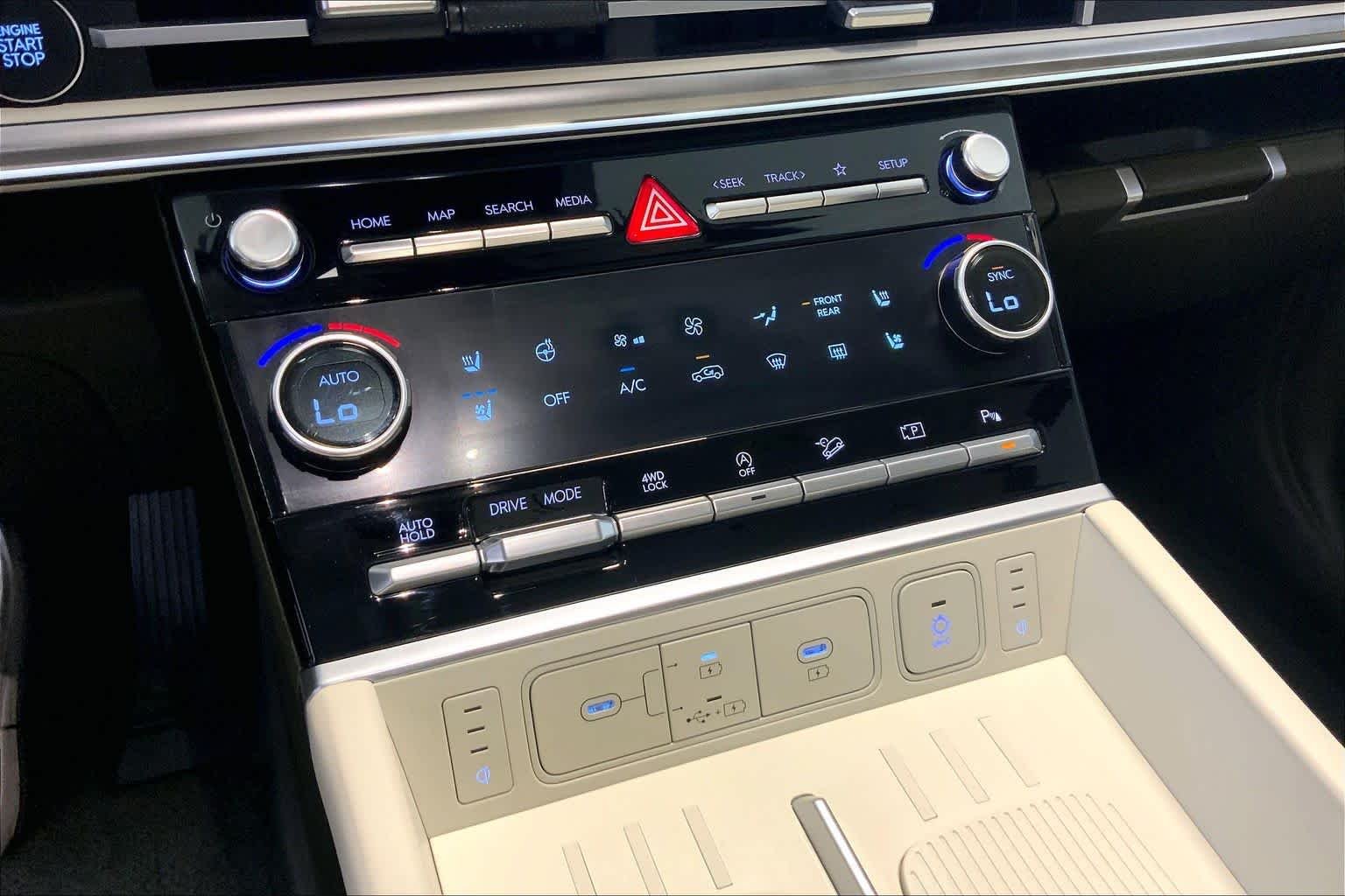 Used 2025 Phantom Black Hyundai Calligraphy image 33