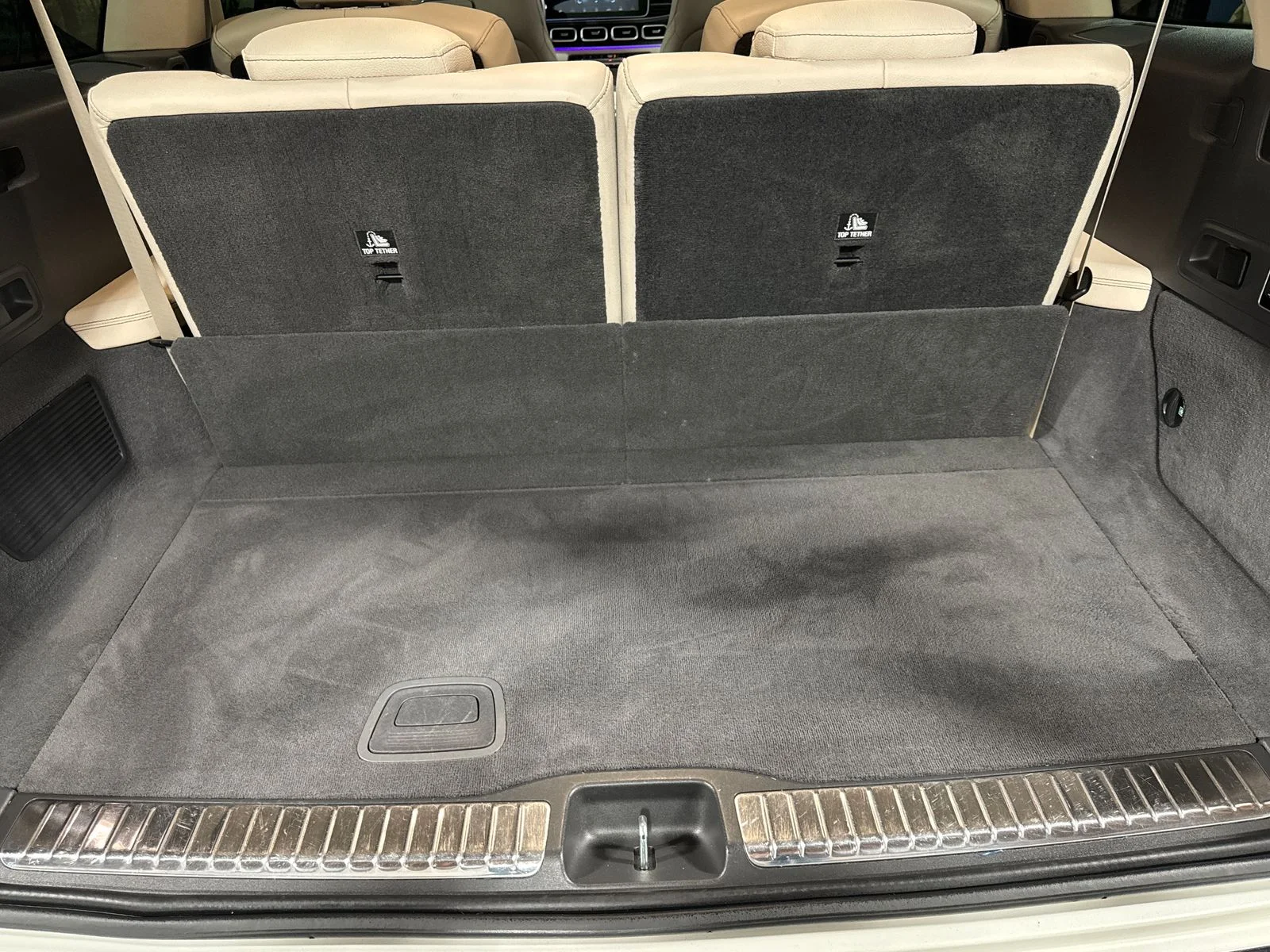 Used 2020 White Mercedes-Benz GLS 580 4MATIC® image 27