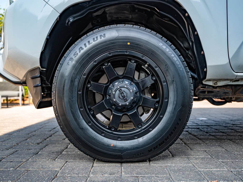 Used 2018 Super White Toyota SR image 10