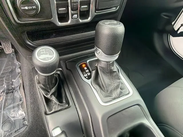 Used 2021 Bright White Clearcoat Jeep Unlimited Sport Altitude image 29