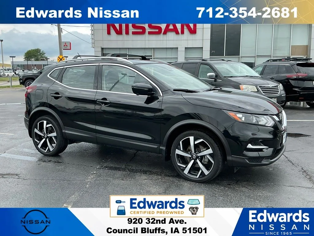 2022 Nissan Rogue Sport SL AWD's photo