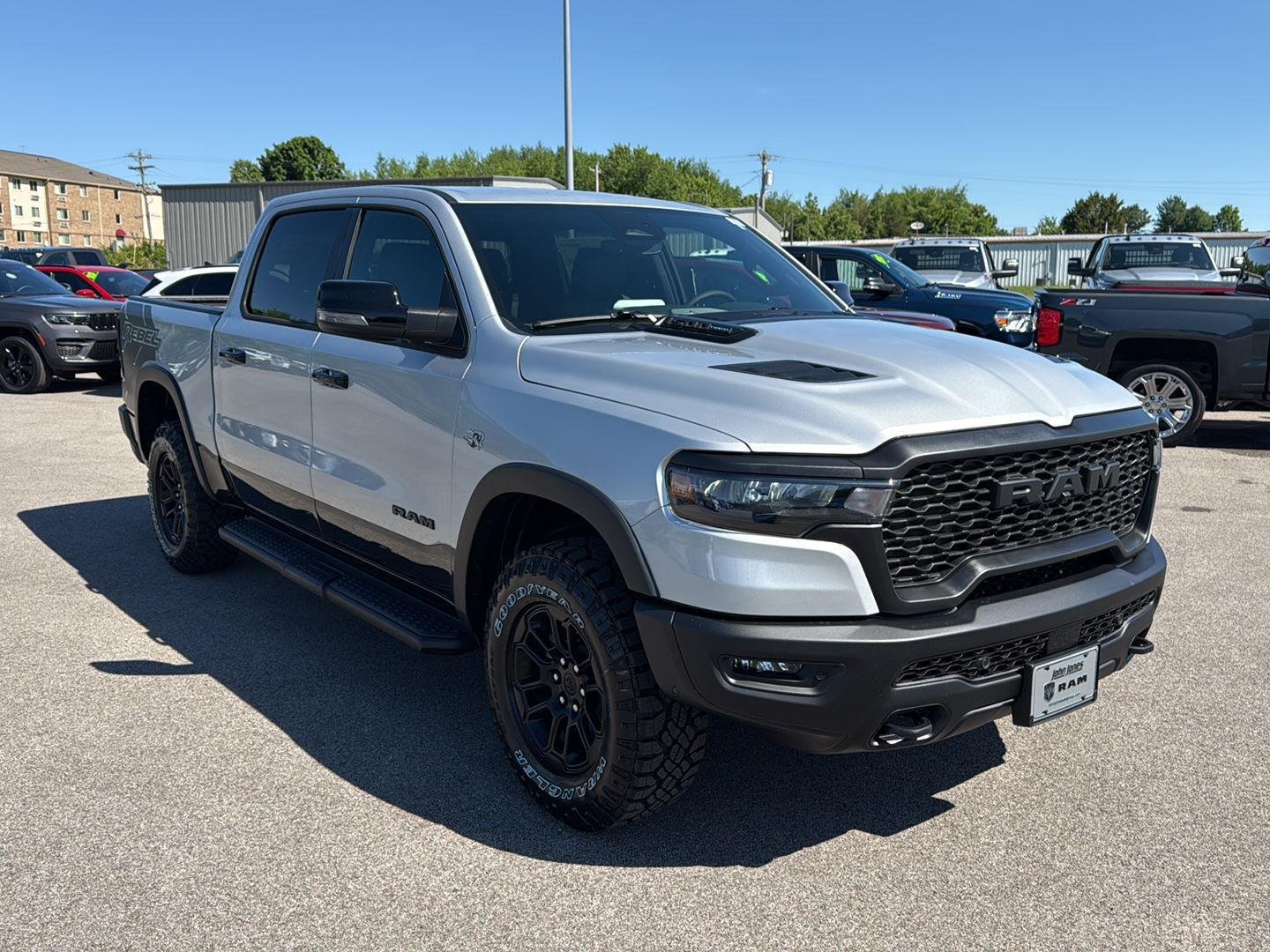New 2026 Silver Zynith Exterior Paint RAM Rebel image 2
