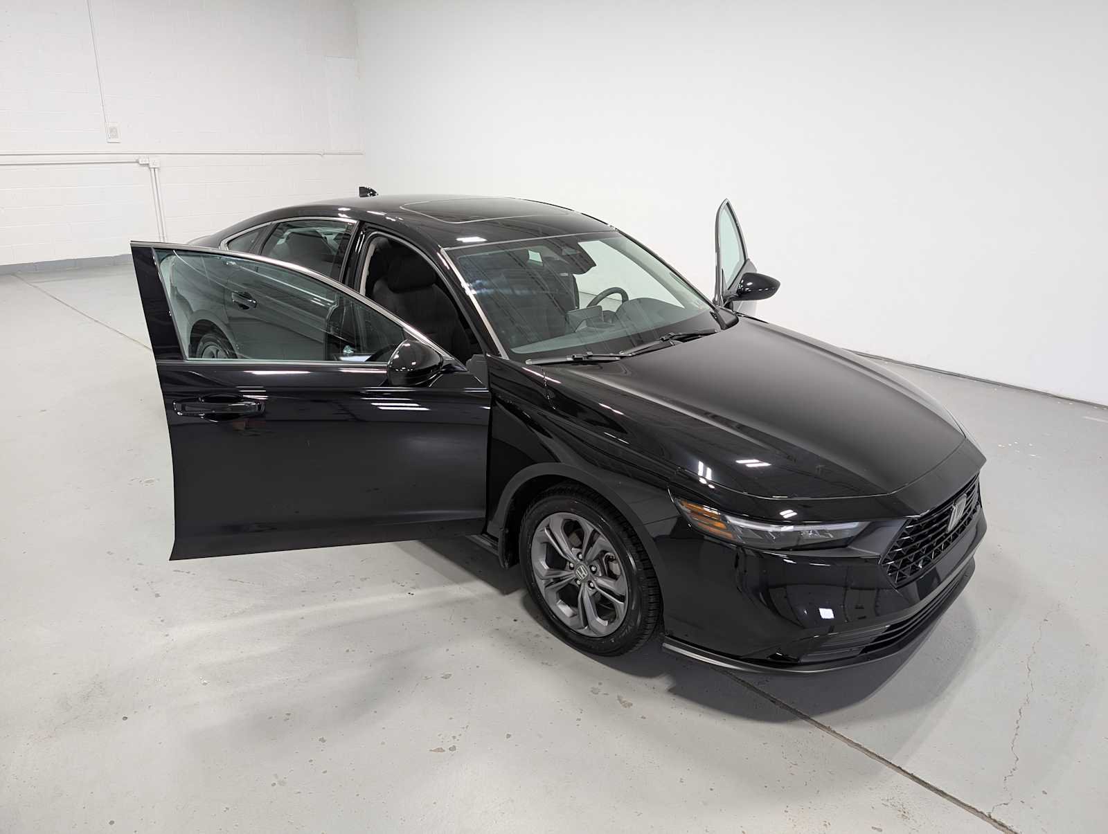 2023 Honda Accord EX - Photo 16