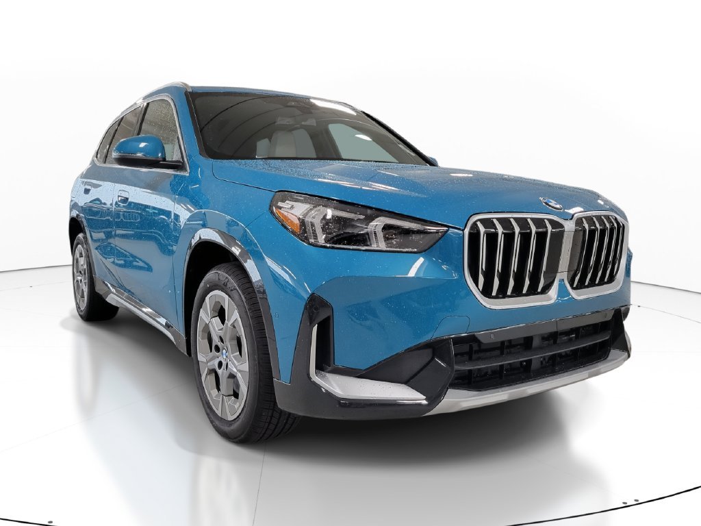 Certified Used 2025 Blue Bay Lagoon Metallic BMW xDrive28i image 3