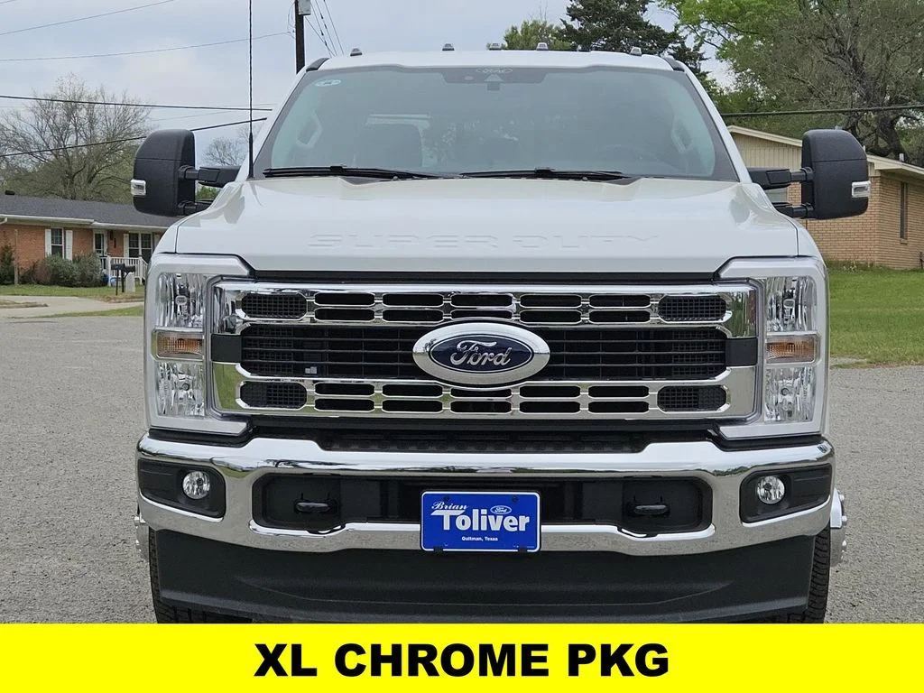 New 2026 Oxford White Ford F-350® XL image 3