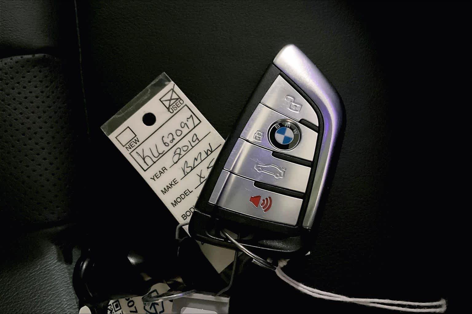 Used 2019 Carbon Black Metallic BMW xDrive40i image 14