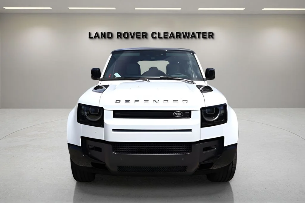 New 2026 Fuji White Land Rover X-Dynamic SE image 8