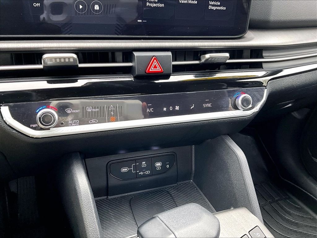 Used 2026 Black Kia X-Line image 26