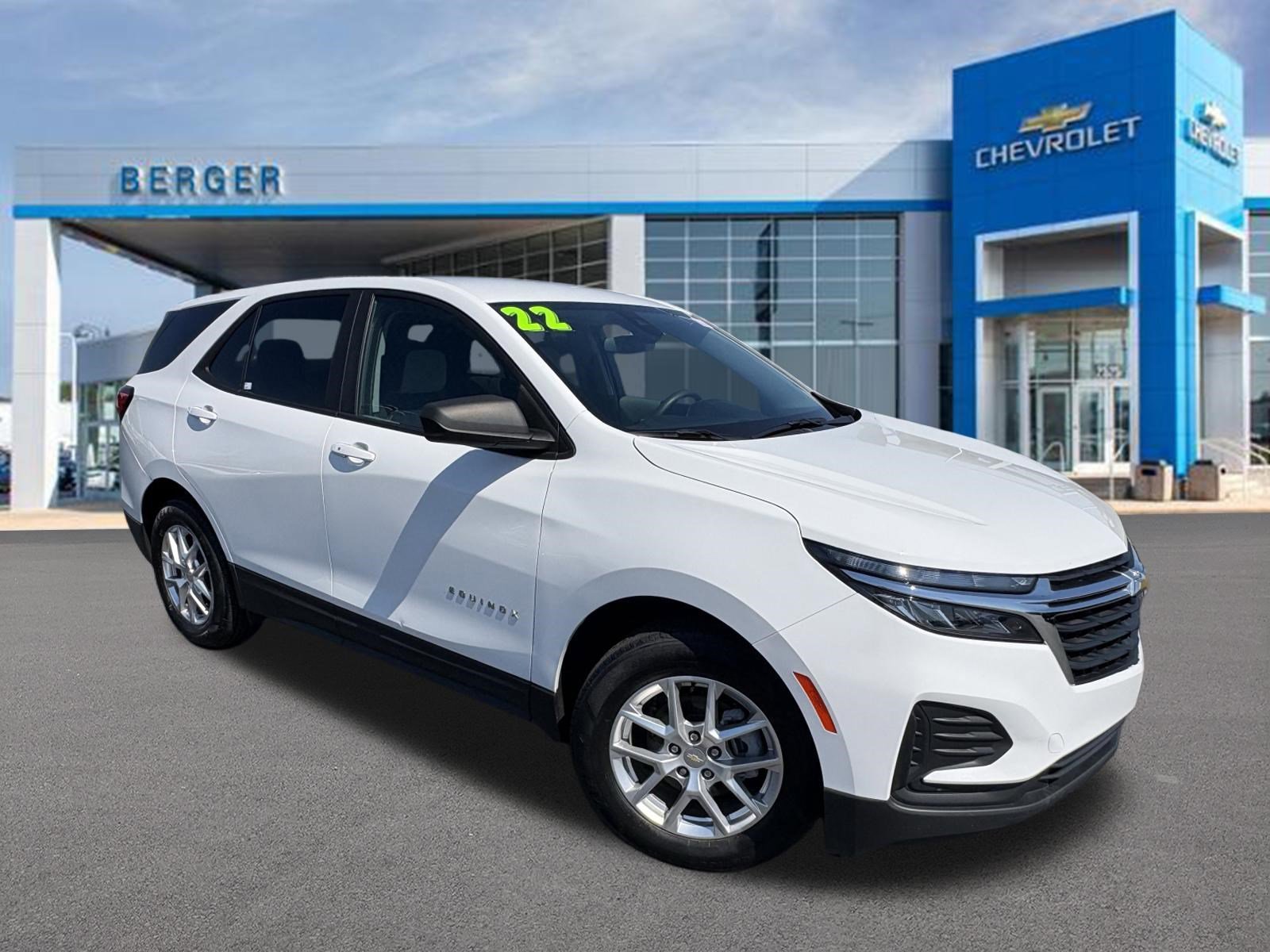 2022 Chevrolet Equinox LS's photo