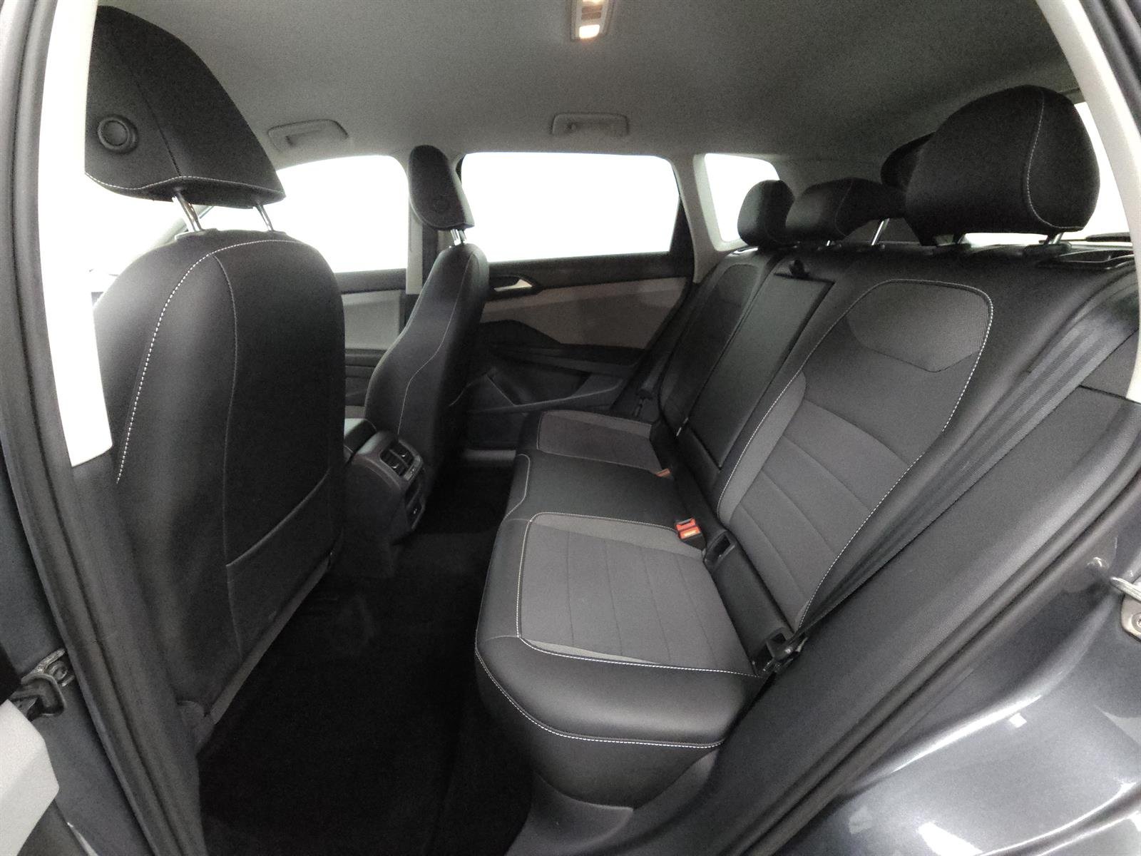 Used 2022 Gray Volkswagen 1.5T SE image 5