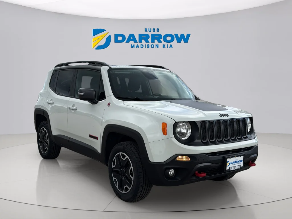 Used 2016 Alpine White Jeep Trailhawk image 7