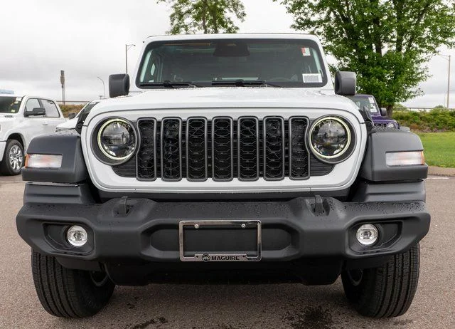 New 2026 Bright White Clear-Coat Exterior Paint Jeep Sport S image 3
