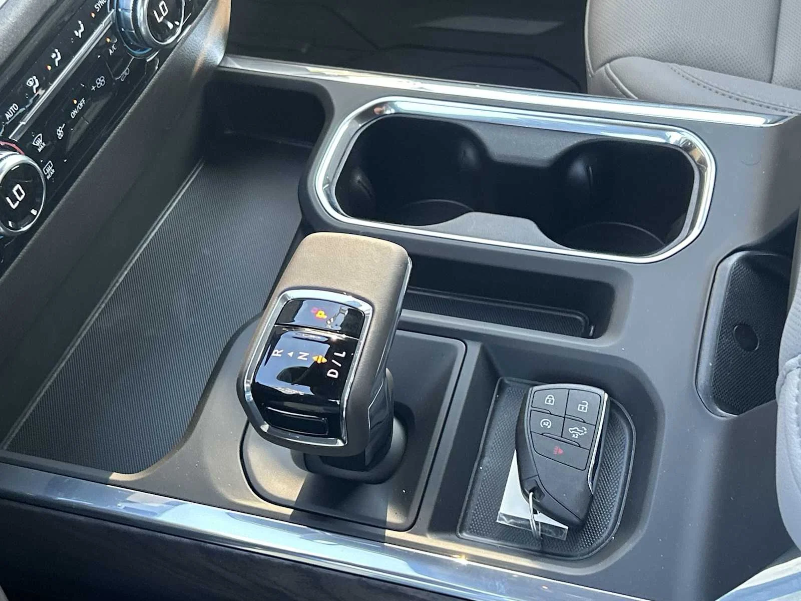 2026 GMC Sierra 1500 SLT - Photo 16