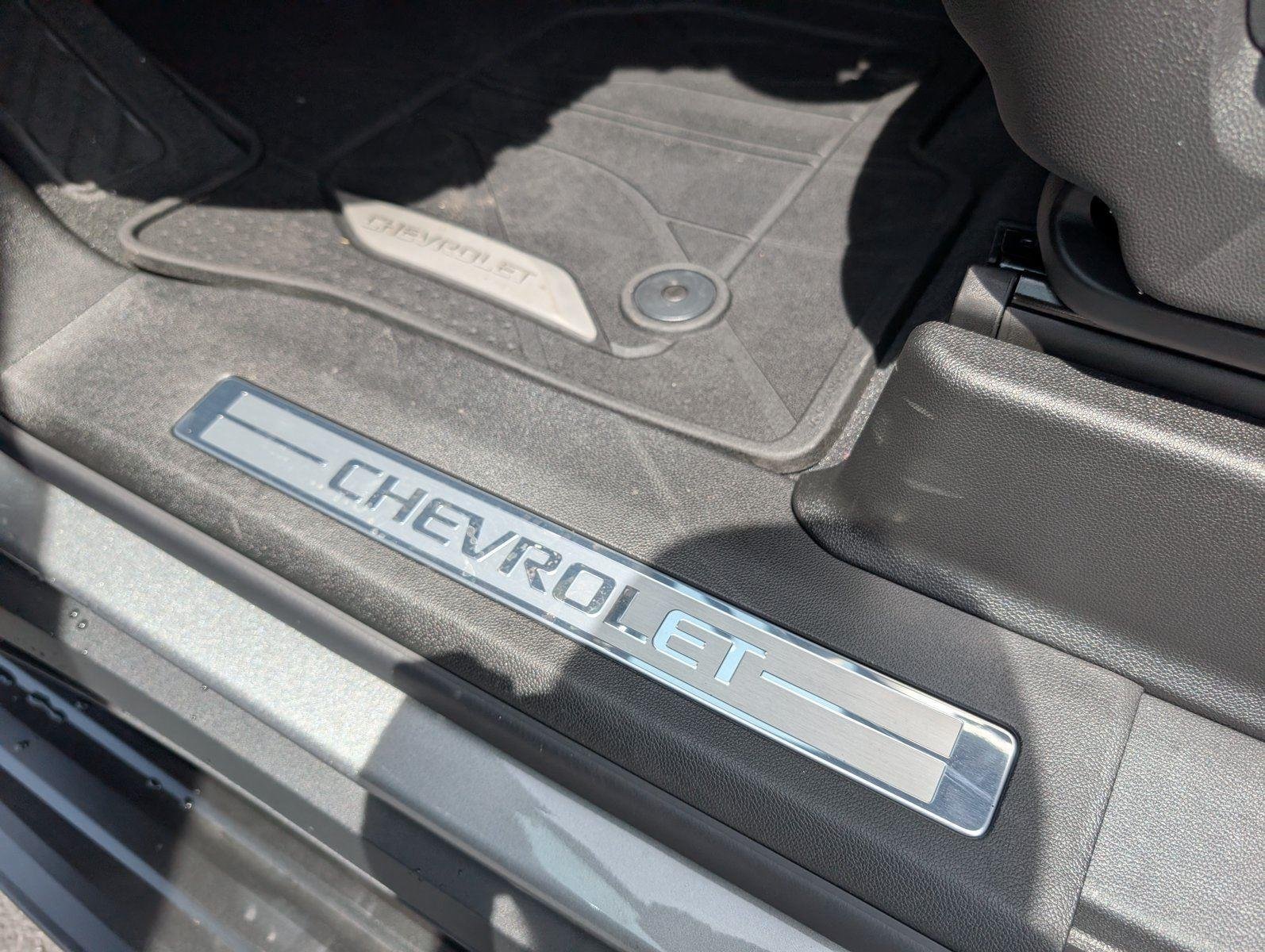2026 Chevrolet Suburban RST - Photo 18