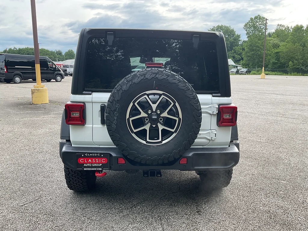 New 2026 Bright White Clearcoat Jeep 4-Door Rubicon 4x4 image 6