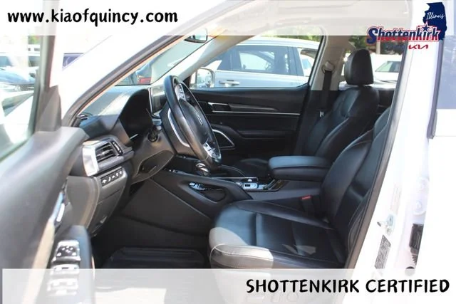 Used 2021 White Kia EX image 11